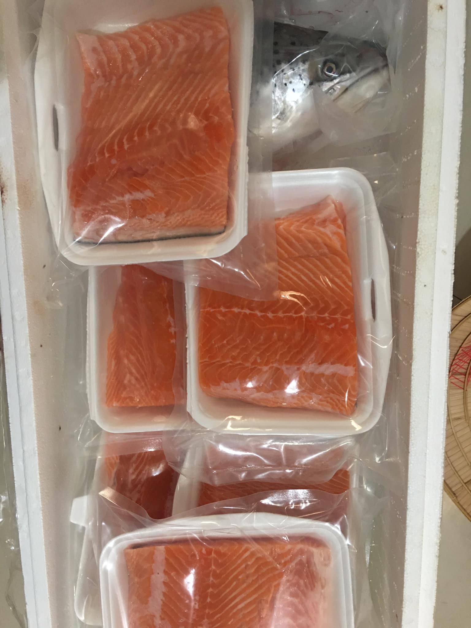 Phile cá hồi tươi nguyên miếng