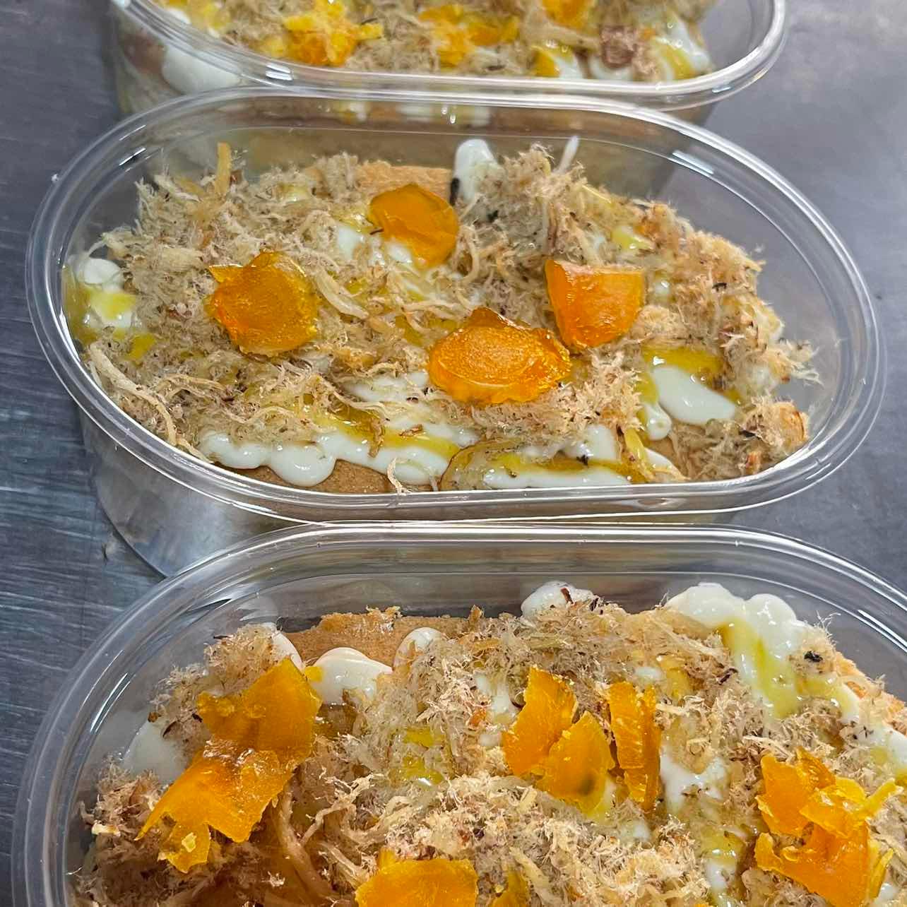 Bông Lan trứng muối