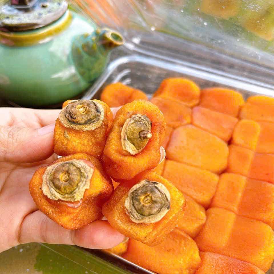 Hồng treo gió Mộc Trà