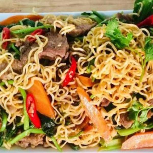 Mì xào bò